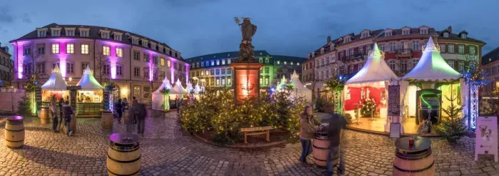 Framed Print : Christmas market on the Kornmarkt in Heidelberg, Baden-Wurttemberg, Germany