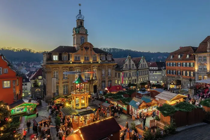 Framed Print : Christmas market at the market square of Schwabisch Hall, Hohenlohe, Baden-Wurttemberg, Germany Framed Print : Christmas market at the market square of Schwabisch Hall, Hohenlohe, Baden-Wurttemberg, Germany