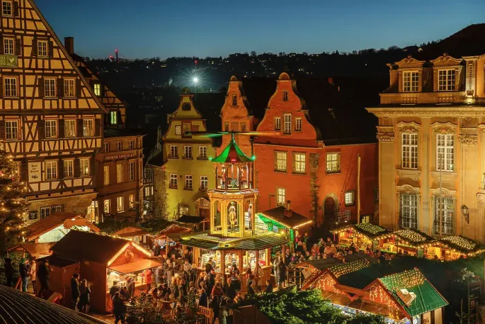 Framed Print : Christmas market at the market square of Schwabisch Hall, Hohenlohe, Baden-Wurttemberg, Germany Framed Print : Christmas market at the market square of Schwabisch Hall, Hohenlohe, Baden-Wurttemberg, Germany