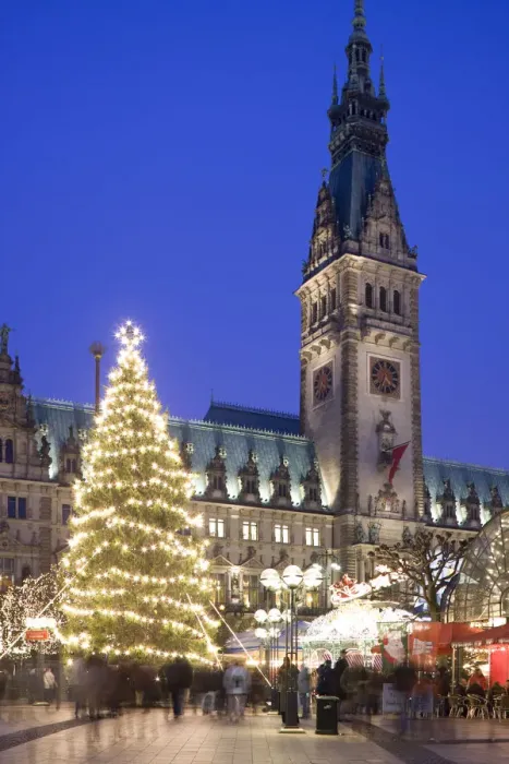 Framed Print : Christmas Market, Rathaus, Hamburg, State of Hamburg, Germany Framed Print : Christmas Market, Rathaus, Hamburg, State of Hamburg, Germany