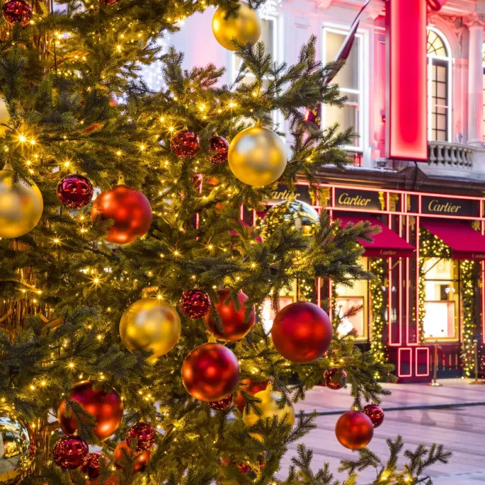 Framed Print : Christmas tree & Cartier store, New Bond Street, London, England, UK Framed Print : Christmas tree & Cartier store, New Bond Street, London, England, UK