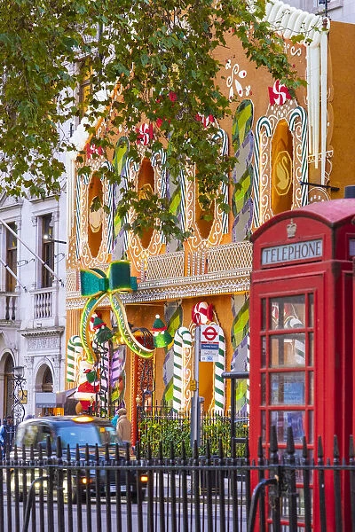 Chritsmas decorations on Annabels, Berkeley Square, Mayfair, London, England, UK