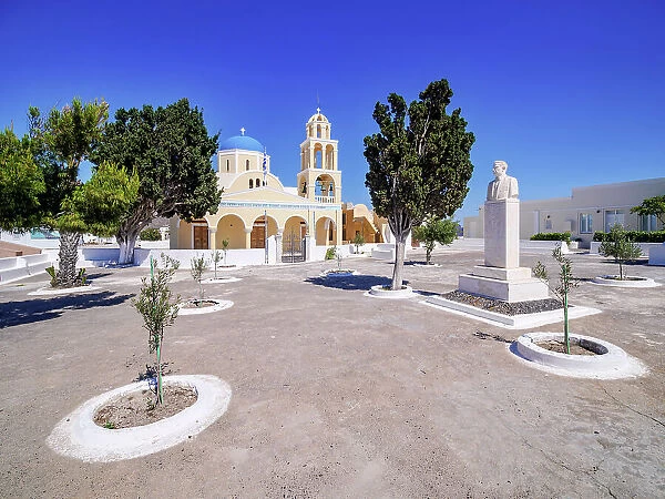 Church of Agios Georgios, Oia Village, Santorini or Thira Island, Cyclades, Greece