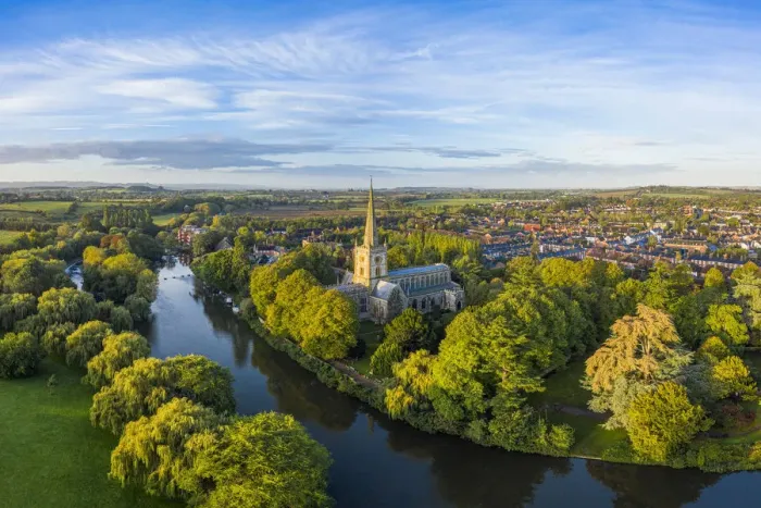 Framed Print : The Church of the Holy Trinity (where Shakesphere is buried), river Avon Framed Print : The Church of the Holy Trinity (where Shakesphere is buried), river Avon