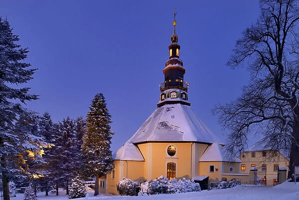 Church in Seiffen at dawn, winter, Seiffen, Ore Mountains, Saxony, Germany, Europe