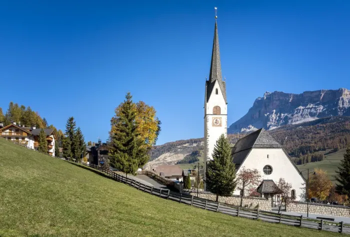 Framed Print : Church of Stern or La Villa in front of the Heiligkreuzkofel, Abtei or Badia, Gadertal Framed Print : Church of Stern or La Villa in front of the Heiligkreuzkofel, Abtei or Badia, Gadertal