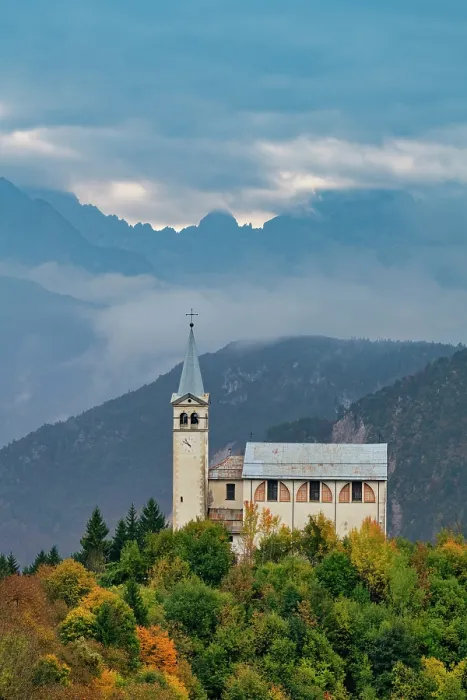 Framed Print : Church in Valle di Cadore, Dolomites, South Tyrol, Italy Framed Print : Church in Valle di Cadore, Dolomites, South Tyrol, Italy