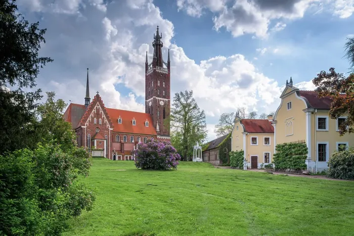 Framed Print : Church in Worlitz, Dessau-Worlitzer Garden Realm, English style landscape park, Unesco World Heritage site, Dessau-Worlitz, Saxony-Anhalt, Germany