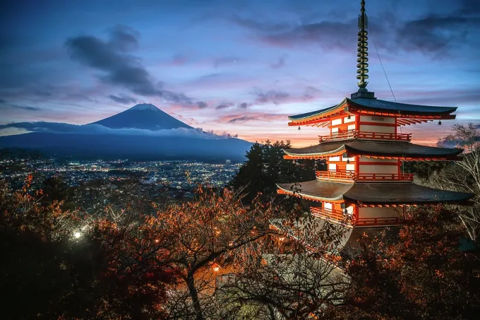 Framed Print : Chureito Pagoda and Mt Fuji, Fujiyoshida, Yamanashi Prefecture, Japan