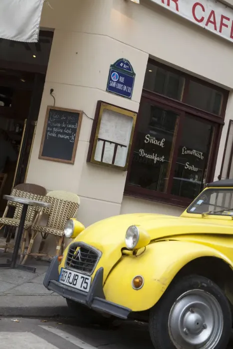 Framed Print : Citreon outside cafe in Ile St. Louis, Paris, France Framed Print : Citreon outside cafe in Ile St. Louis, Paris, France