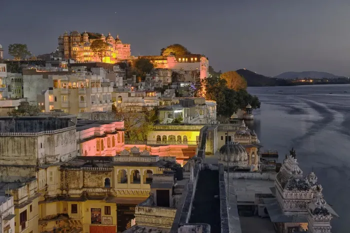 Framed Print : City and city palace on lake Pichola, Udaipur, Rajasthan, India, Asia Framed Print : City and city palace on lake Pichola, Udaipur, Rajasthan, India, Asia