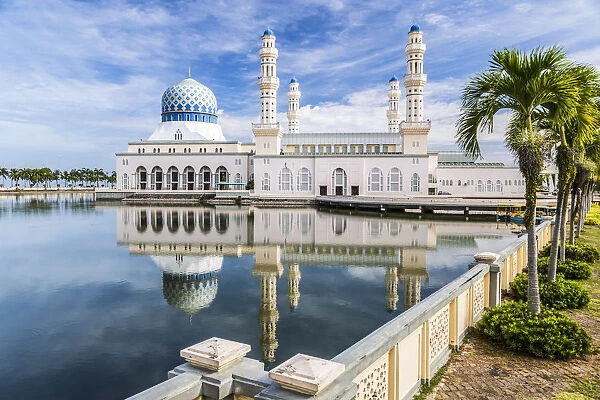 City Mosque at Likas Bay. Kota Kinabalu, Sabah, Borneo, Malaysia