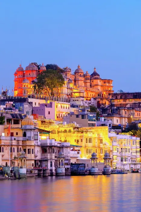 Framed Print : City Palace and Lake Pichola at Dusk, Udaipur, Rajasthan, India, South Asia Framed Print : City Palace and Lake Pichola at Dusk, Udaipur, Rajasthan, India, South Asia