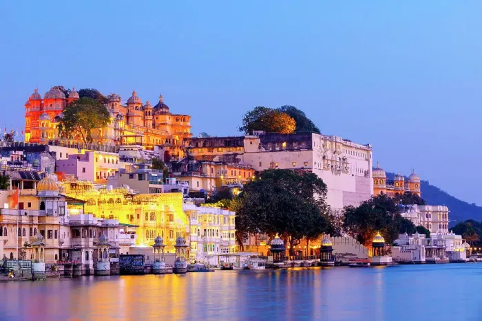 Framed Print : City Palace and Lake Pichola at Dusk, Udaipur, Rajasthan, India, South Asia Framed Print : City Palace and Lake Pichola at Dusk, Udaipur, Rajasthan, India, South Asia
