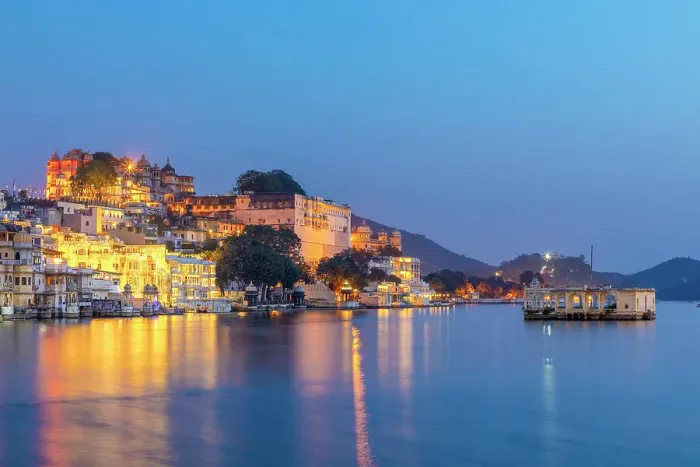 Framed Print : City Palace and Lake Pichola at Dusk, Udaipur, Rajasthan, India, South Asia Framed Print : City Palace and Lake Pichola at Dusk, Udaipur, Rajasthan, India, South Asia