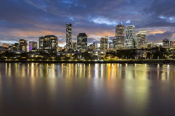 City skyline and Brisbane River at dusk, Brisbane, Queensland, Australia