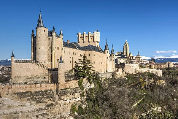 City skyline with the Gothic Cathedral and Alcazar fortress, Segovia, Castile and Leon