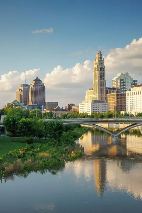 Framed Print : City skyline and Skioto River, Columbus, Ohio, USA Framed Print : City skyline and Skioto River, Columbus, Ohio, USA