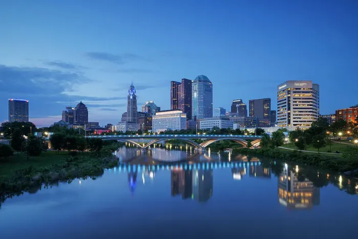 Framed Print : City skyline and Skioto River, Columbus, Ohio, USA Framed Print : City skyline and Skioto River, Columbus, Ohio, USA