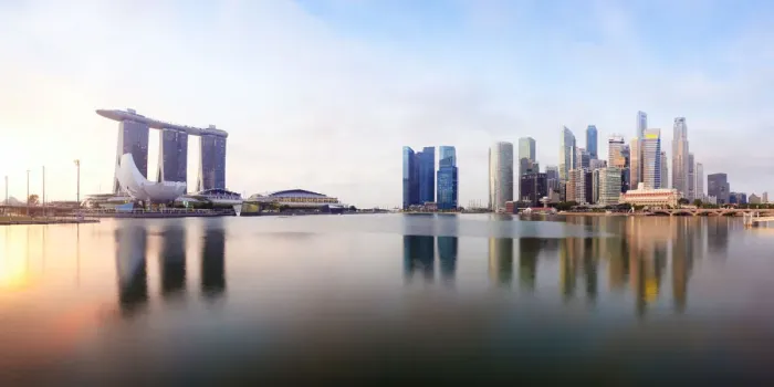 Framed Print : City skyline viewed across Marina Bay, Singapore Framed Print : City skyline viewed across Marina Bay, Singapore