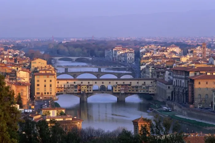 Framed Print : City View / Ponte Vecchio & Arno River Framed Print : City View / Ponte Vecchio & Arno River