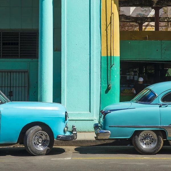 Classic 50s American cars, Avenida de Italia, Centro Habana, Havana, Cuba