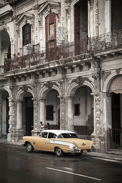 Classic American Car (Chevrolet), Paseo del Prado, Havana, Cuba
