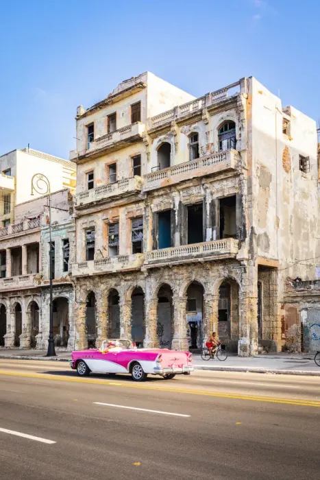 Framed Print : A classic car driving on the Malecon, La Habana Vieja (Old Town), Havana, Cuba Framed Print : A classic car driving on the Malecon, La Habana Vieja (Old Town), Havana, Cuba