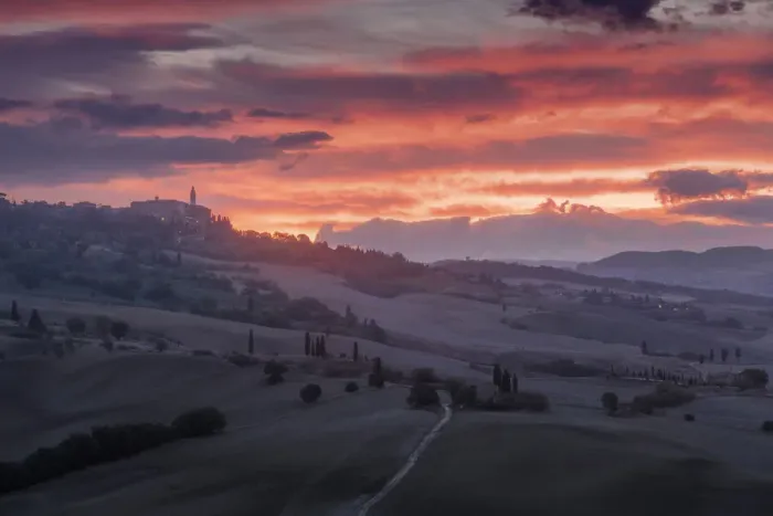 Framed Print : The classic countryside of the Val d Orcia, with Pienza on the hill, during an explosive autumn sunrise. Tuscany, Italy