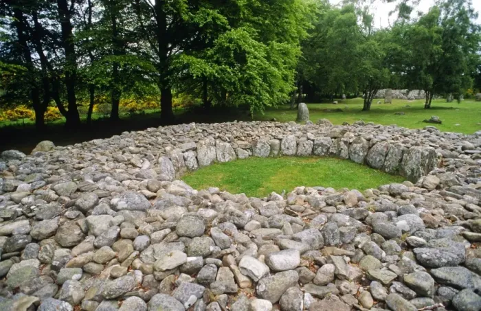 Framed Print : Clava Cairns, Culloden, Ross & Cromarty, Scotland. These mounds of stone surrounded by stone rings probably date from ca Framed Print : Clava Cairns, Culloden, Ross & Cromarty, Scotland. These mounds of stone surrounded by stone rings probably date from ca