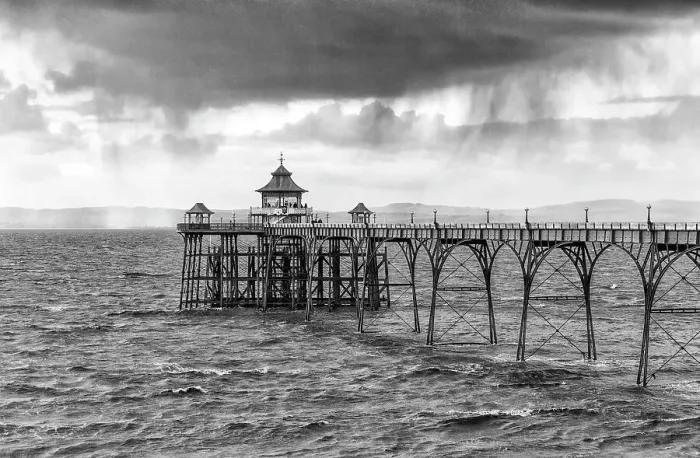 Framed Print : Clevedon Pier, opened in 1869 and one of the earliest surviving examples of a Victorian pier, Clevedon, Somerset, England Framed Print : Clevedon Pier, opened in 1869 and one of the earliest surviving examples of a Victorian pier, Clevedon, Somerset, England