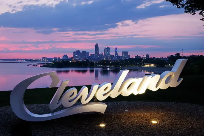 Framed Print : Cleveland skyline and sign, Lake Erie, Ohio, USA