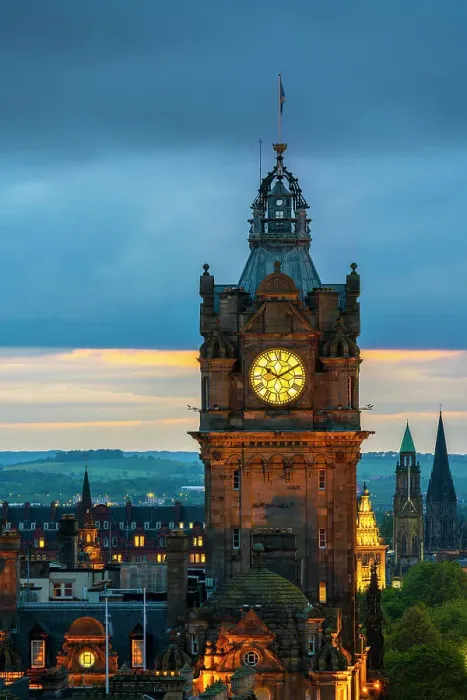 Framed Print : Clock tower of Balmoral Hotel at twilight, UNESCO, Old Town, Edinburgh, Lothian, Scotland, UK Framed Print : Clock tower of Balmoral Hotel at twilight, UNESCO, Old Town, Edinburgh, Lothian, Scotland, UK