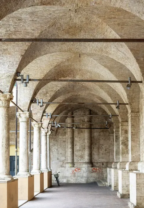 Framed Print : A cloister of the Church of San Francesco (the Basilica di San Francesco) in Ascoli Piceno, Marche, Italy Framed Print : A cloister of the Church of San Francesco (the Basilica di San Francesco) in Ascoli Piceno, Marche, Italy