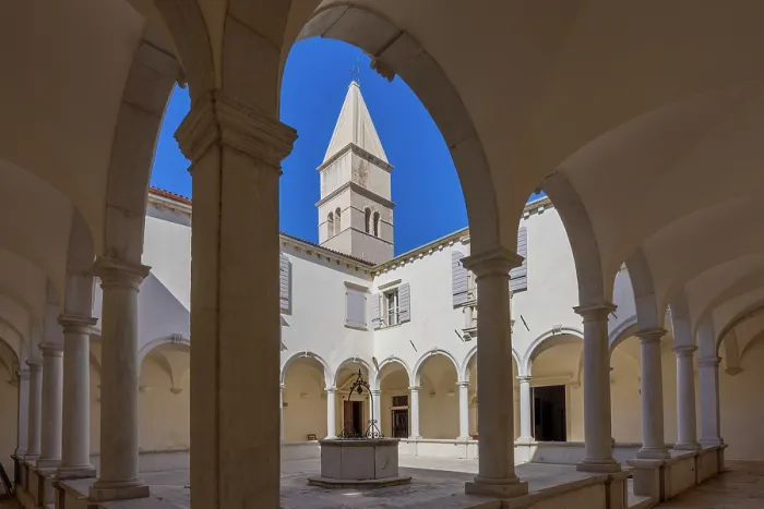 Framed Print : The Cloisters of the Piran Minorite Monastery, Piran, Slovenia, Eastern Europe Framed Print : The Cloisters of the Piran Minorite Monastery, Piran, Slovenia, Eastern Europe
