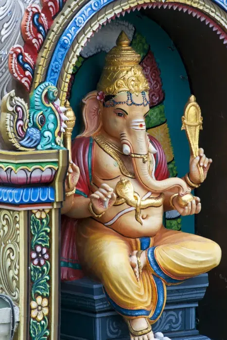 Framed Print : Close up of the Gopuram of the Sri Mariamman Temple in Singapore Framed Print : Close up of the Gopuram of the Sri Mariamman Temple in Singapore