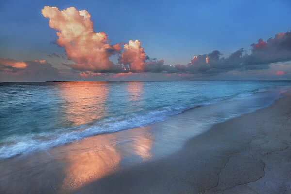 Cloud impression - Maldives, Baa Atoll, Kunfunadhoo - Soneva Fushi