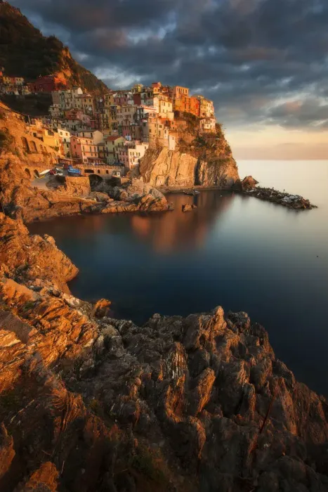 Framed Print : Coastal town of Manarola at sunset, Cinque Terre, Liguria, Italy