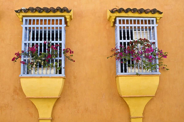 Colombia, Bolivar, Cartagena De Indias, Old walled city, Windows of colonial house