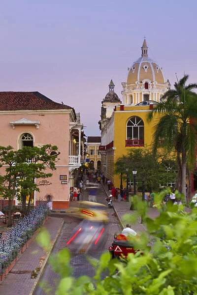 Colombia, Bolivar, Cartagena De Indias, Plaza Santa Teresa, Horse cart going towards