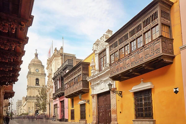 Colonial architecture in a street of the historic centre of Lima, Peru. Lima is also known as the 'City of Kings'and was declared UNESCO World Heritage site in 1988