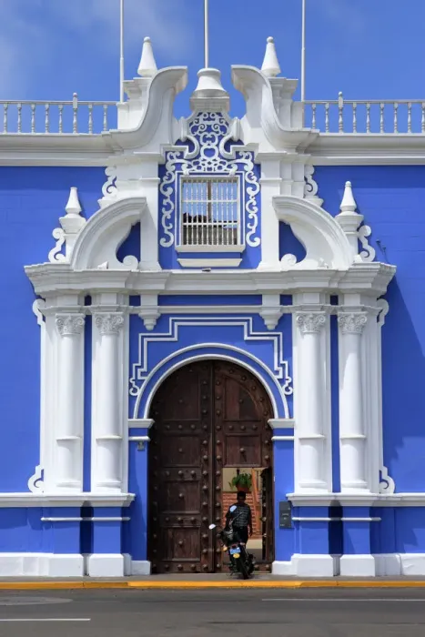 Framed Print : Colonial buildings, Plaza de Armaz, Trujillo, Peru Framed Print : Colonial buildings, Plaza de Armaz, Trujillo, Peru