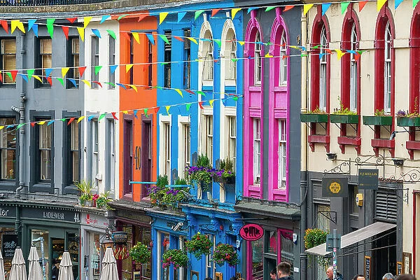 Colorful facades of houses at Victoria Street, UNESCO, Old Town, Edinburgh, Lothian, Scotland, UK