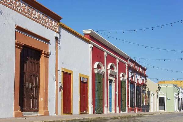 Colorful houses on the 'Calle 59'street in the historical cask of Campeche, Yucatan, Mexico. The harbour Spanish colonial town of Campeche was declared UNESCO World Heritage Site in 1999