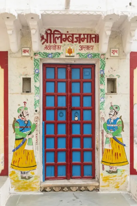 Framed Print : Colouful door in the old town of Udaipur, Rajasthan, India Framed Print : Colouful door in the old town of Udaipur, Rajasthan, India