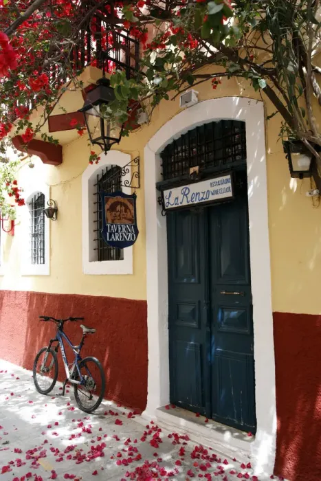 Framed Print : Colourful alleyway and entrance to Taverna Larenzo, Rethymnon Old Town, Crete, Greece Framed Print : Colourful alleyway and entrance to Taverna Larenzo, Rethymnon Old Town, Crete, Greece