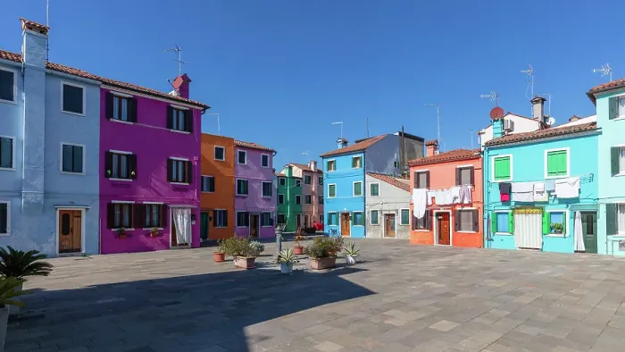 Framed Print : Colourful buildings on the island of Burano, Venice, Italy Framed Print : Colourful buildings on the island of Burano, Venice, Italy