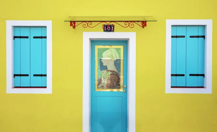 Framed Print : Colourful house on the island of Burano, Venice, Italy Framed Print : Colourful house on the island of Burano, Venice, Italy