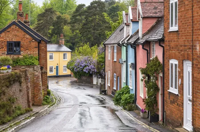 Framed Print : Colourful houses on the Angel Lane in Woodbridge, Suffolk, England Framed Print : Colourful houses on the Angel Lane in Woodbridge, Suffolk, England