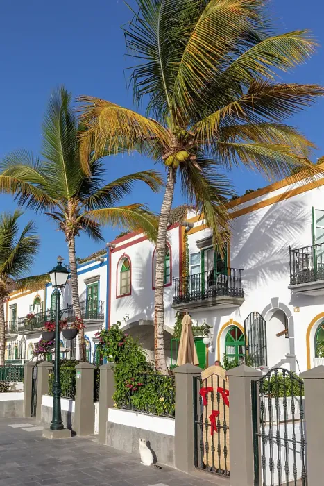 Framed Print : Colourful houses in Puerto de Mogan, Gran Canaria, Canary Islands, Spain Framed Print : Colourful houses in Puerto de Mogan, Gran Canaria, Canary Islands, Spain